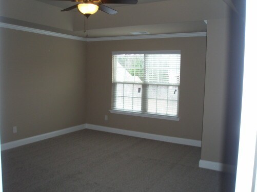 Building Photo - 3525 Fallen Oak Ln