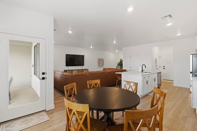 Building Photo - 1706 Ripple Rock Dr