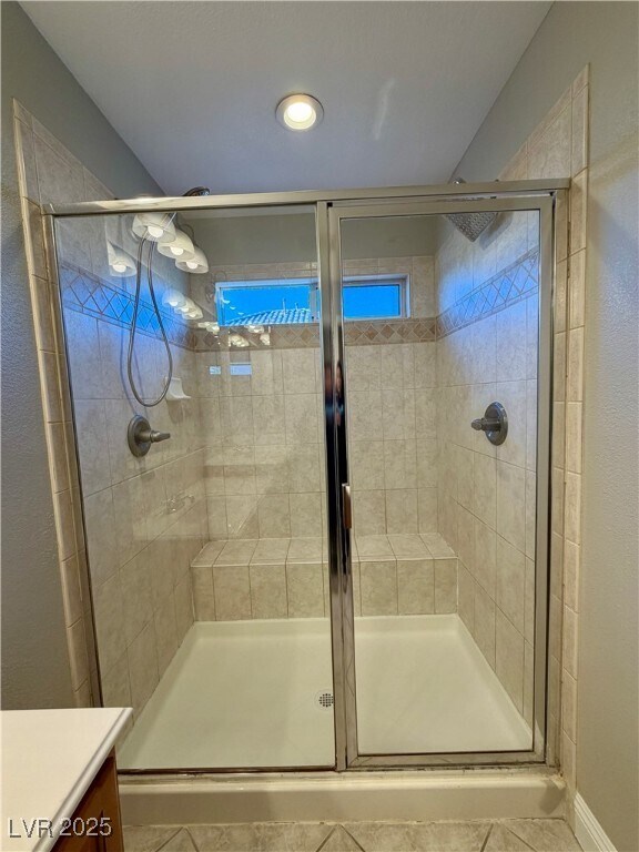 Building Photo - 2301 Summer Home St