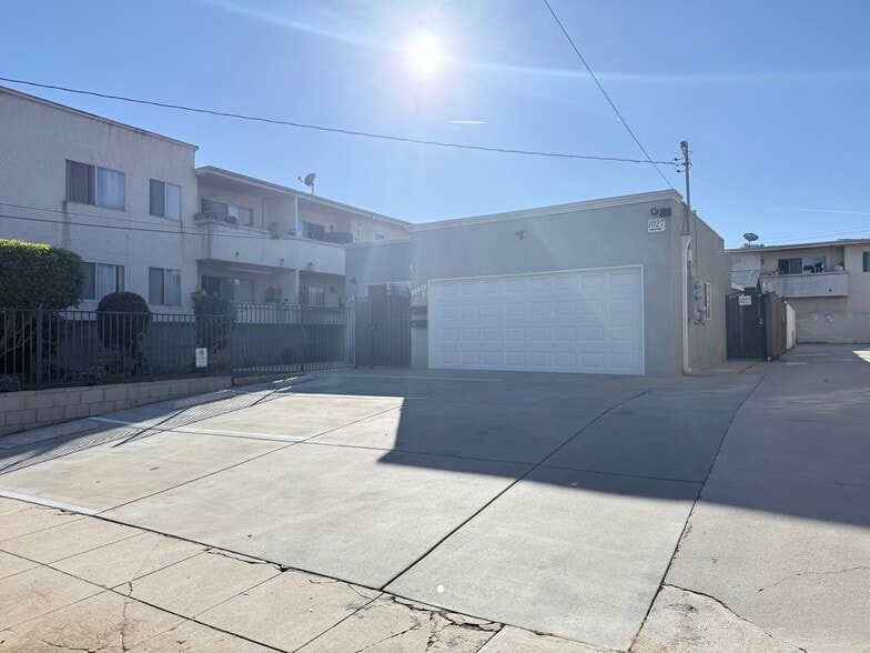 Building Photo - 1025 Edith Ave