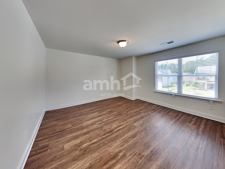 Building Photo - 603 Lake Vista Court