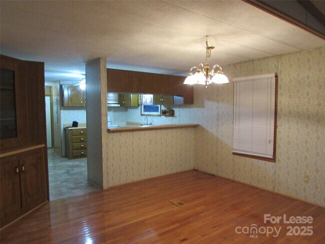 Building Photo - 261 Wing Dr