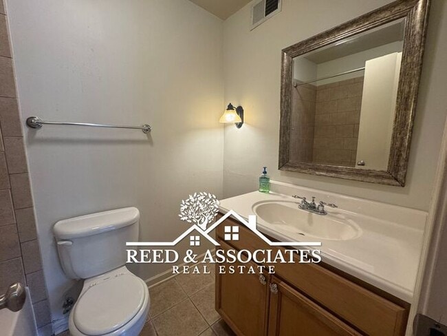 Building Photo - Spacious: 2 Bedroom in Germantown!