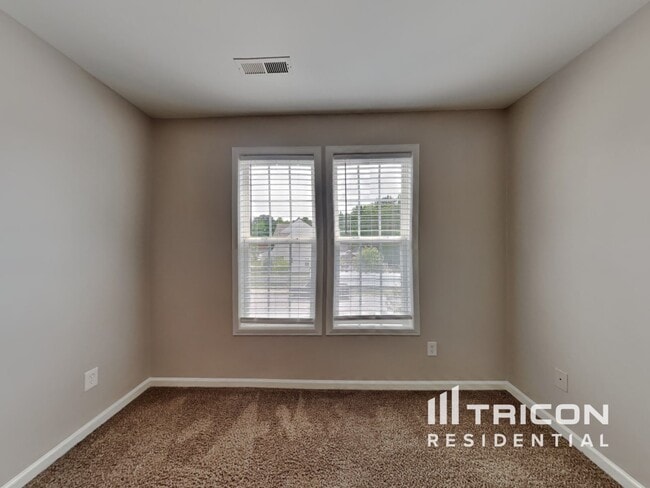 Building Photo - 3935 Carolina Cherry Dr