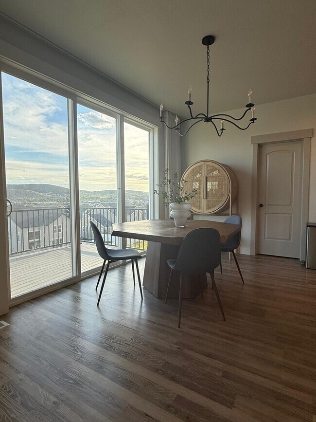 Building Photo - 1743 Olympus Dr