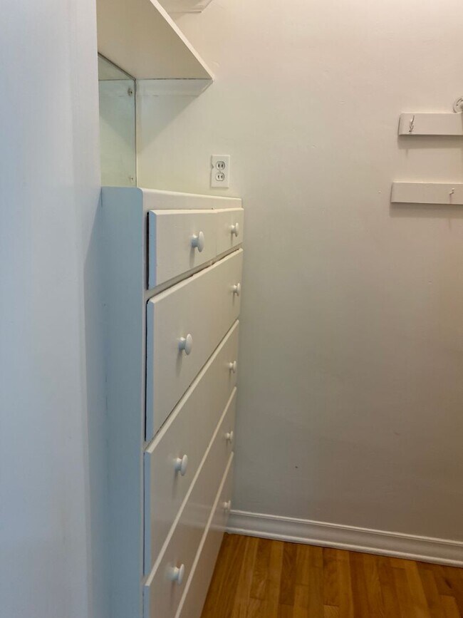 Building Photo - Beautiful 3 bedroom 2 bathroom in La Canada