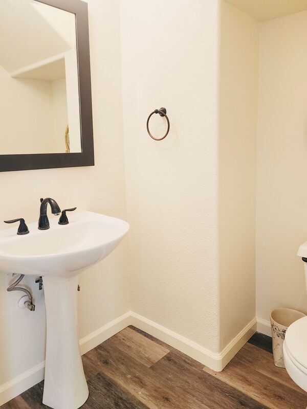 Building Photo - 5 Andaluz