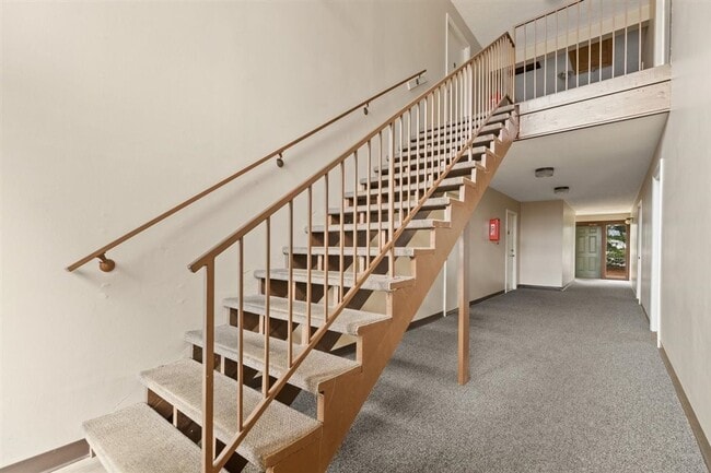 Building Photo - RENTAL SPECIAL Evansville, Indiana*** 2 Bed 2 Bath $1079.00/mo***No Deposit $0