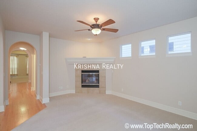 Building Photo - 12750 NW Alsace Ln