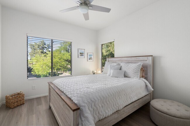 Building Photo - Scottsdale Condo!