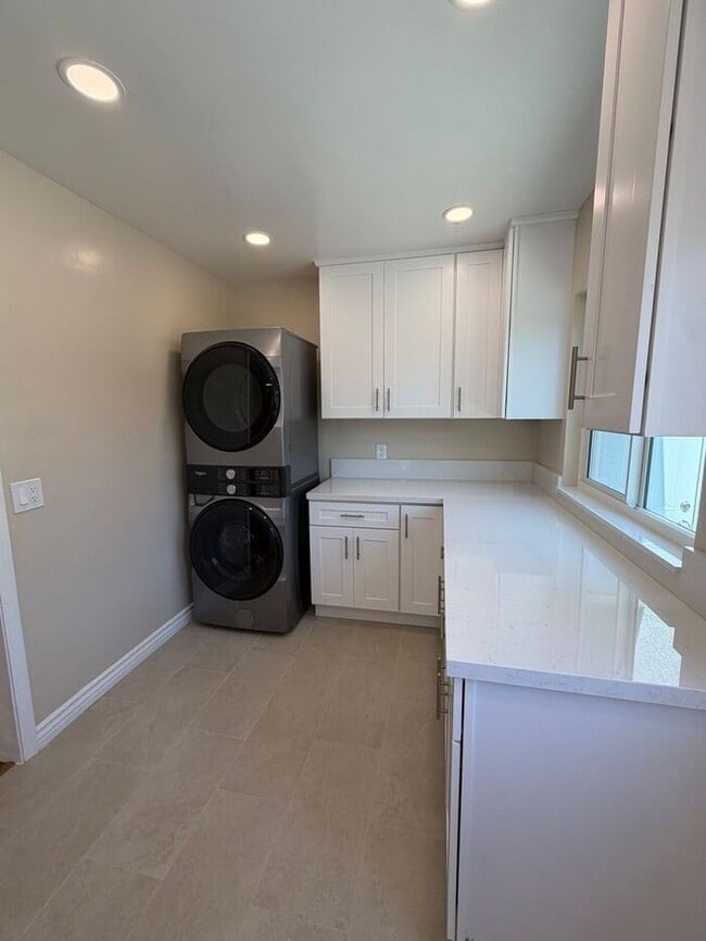 Building Photo - Beautiful 4-Bedroom Home in the Heart of Covina!