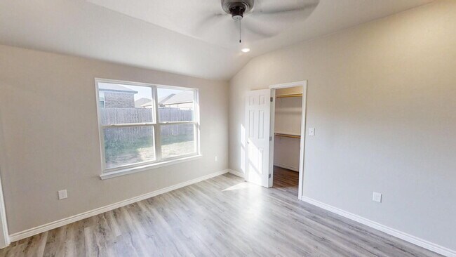 Building Photo - 130 Wind Ridge Dr