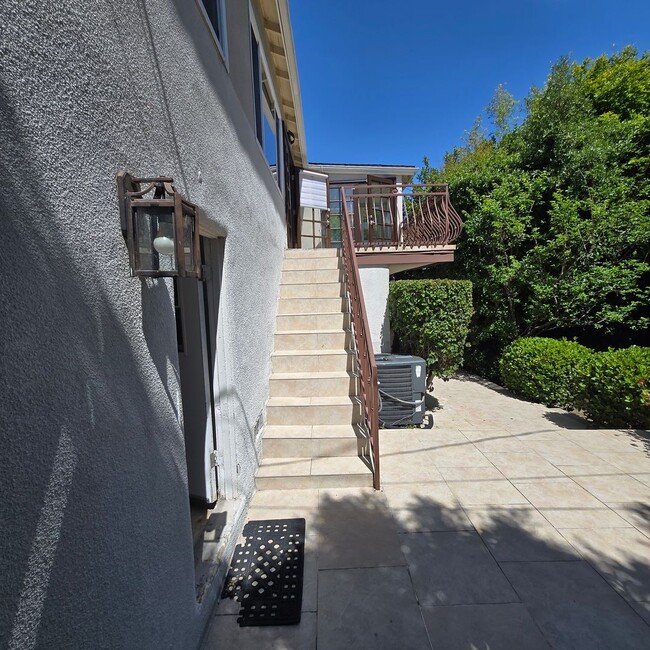 Building Photo - “Spacious West LA 3-Bedroom Home with Private Backyard & Modern Upgrades