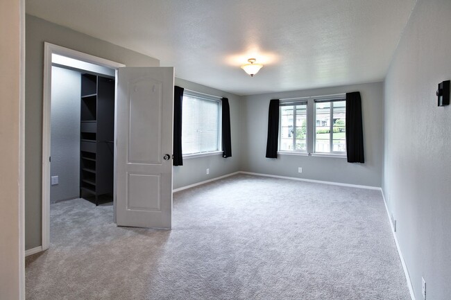 Building Photo - Beautiful Home in Gleneagle Neighborhood