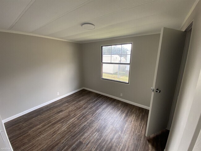 Building Photo - 3 br, 2 bath Mobile Home - 1 West Hopeton ...