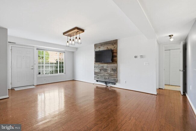 Building Photo - 1603 N Van Dorn St