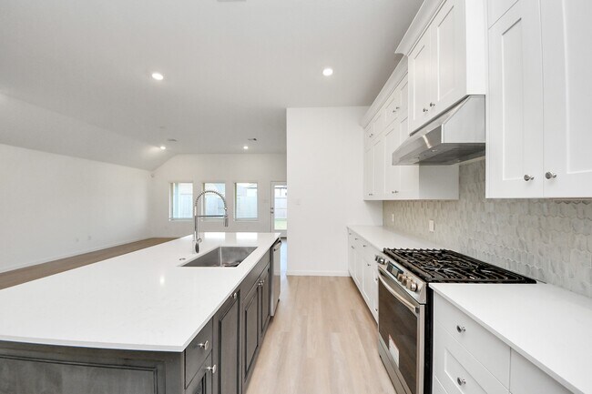Building Photo - 30327 Tall Fescue Dr