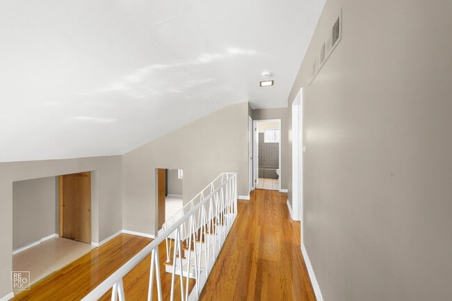 Building Photo - 393 Huntington Ln