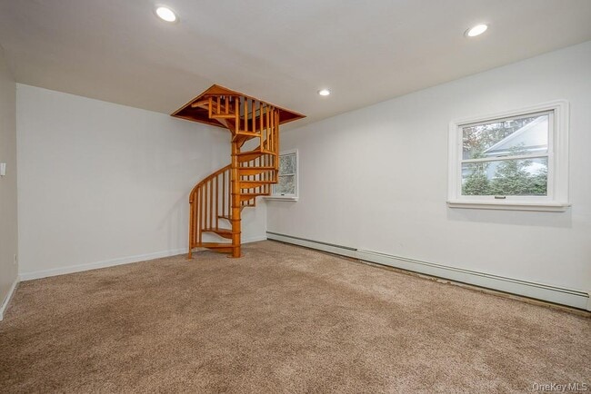 Building Photo - 17 Old Lake Rd