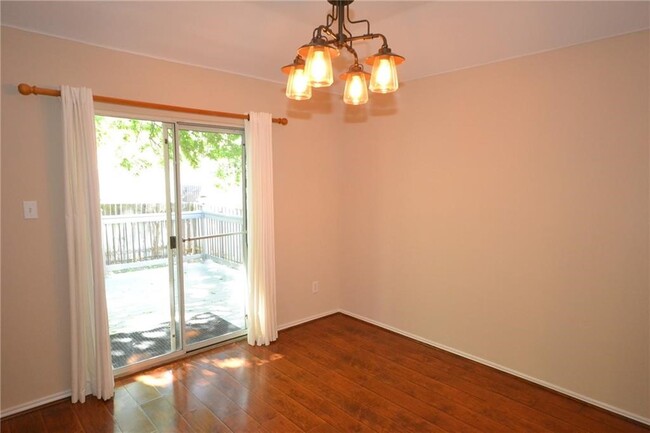 Building Photo - 1803 Ascot Ln
