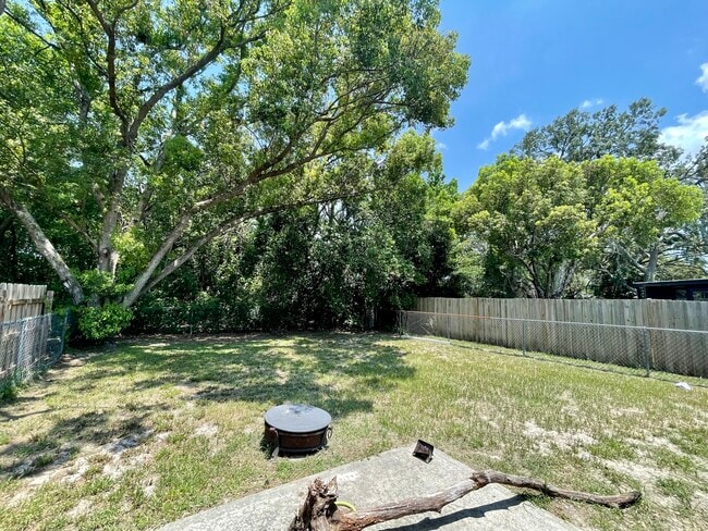 Building Photo - 8089 Omaha Cir