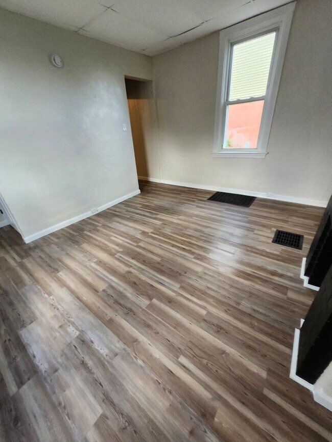 Building Photo - Charming 3BR 1BA home in Braddock