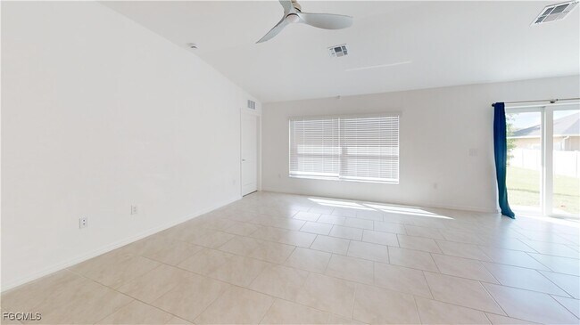 Building Photo - 3530 NE 21st Ave