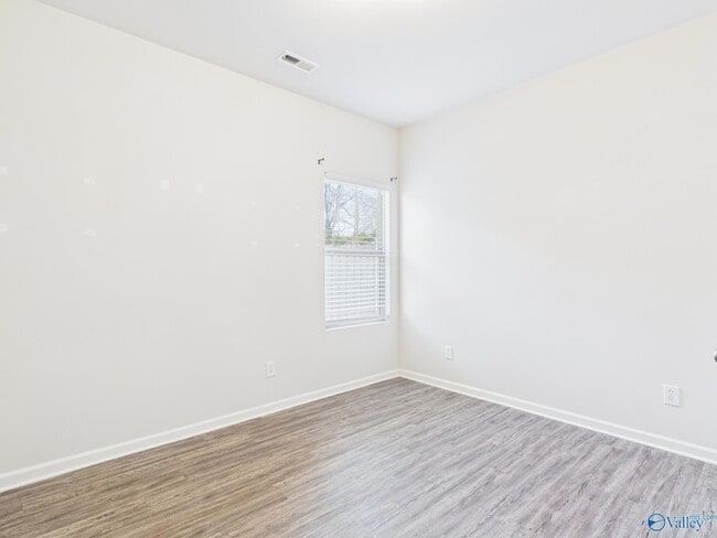 Building Photo - 149 Fernhill Dr NW