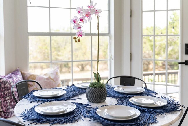 Building Photo - 8902 Feather Hill Rd