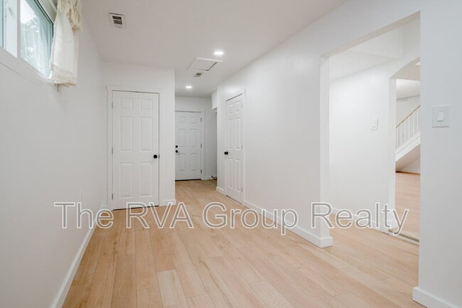 Building Photo - 5408 Westbourne Dr