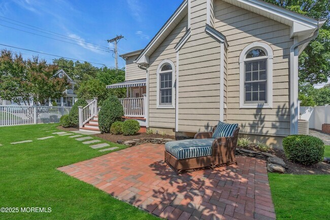 Building Photo - 57 W River Rd