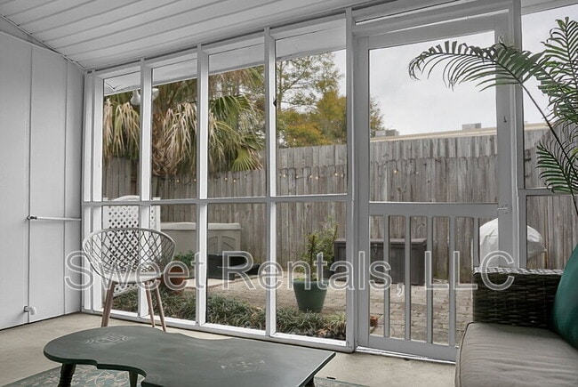 Building Photo - 733 Ralston Ct