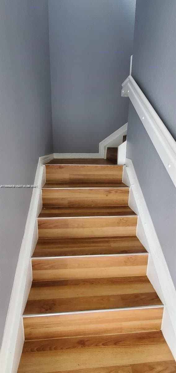 Building Photo - 60 SE 6th Rd