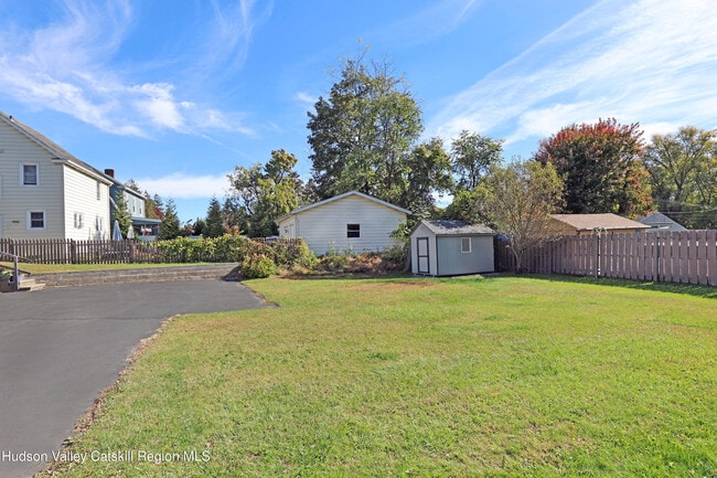 Building Photo - 208 Lucas Ave