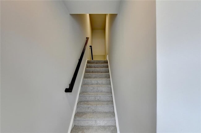 Building Photo - 953 Woods Chapel Rd