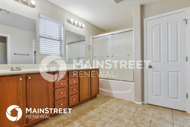 Building Photo - 3117 E Harrison St