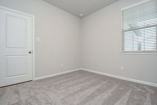 Building Photo - 16493 Moss Ln