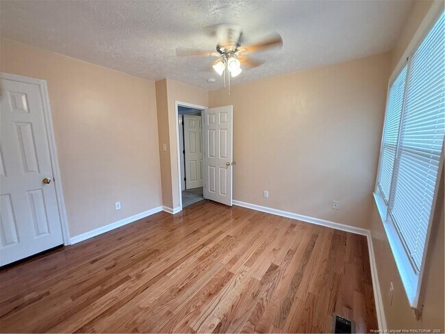 Building Photo - 5670 Blythewood Ln