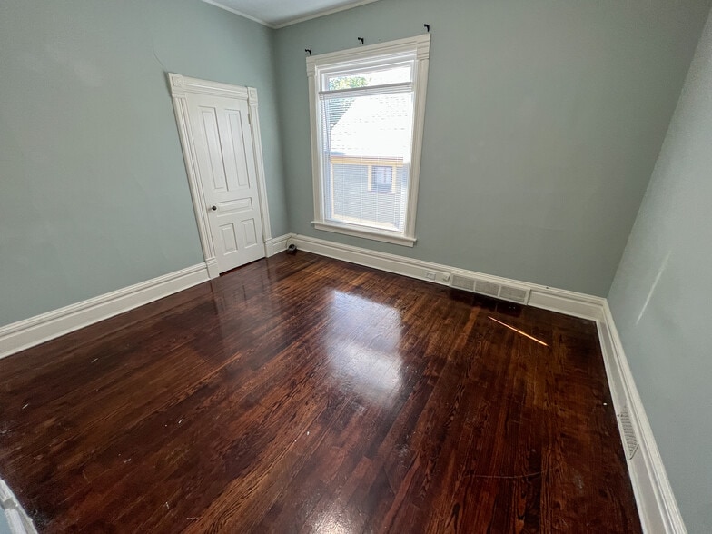 Building Photo - 710 Morris Ave SE