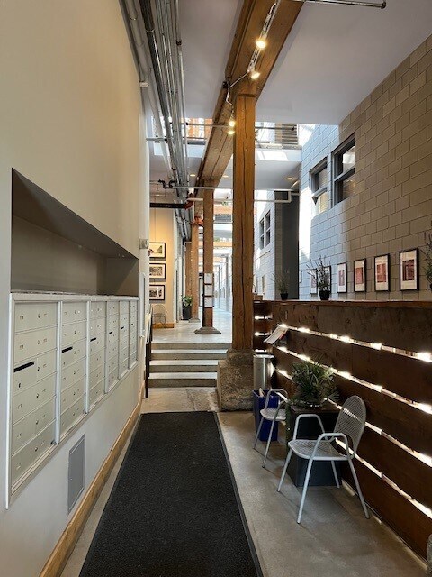 Building Photo - 801 Washington Ave N