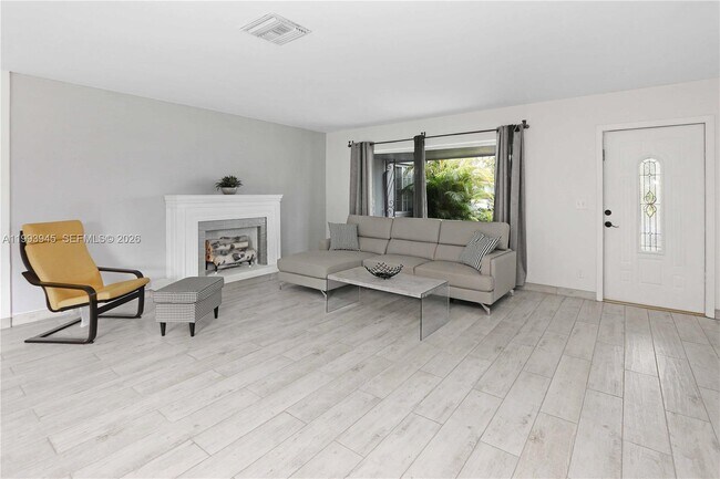 Building Photo - 1510 Hayes St