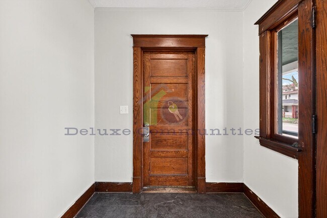 Building Photo - REMODELED 2 BEDROOM!! Move in Ready- Close to Cherry Hill