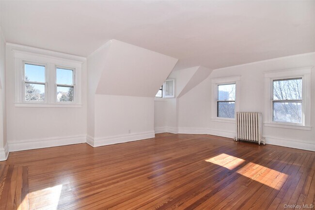 Building Photo - 132 Rich Ave