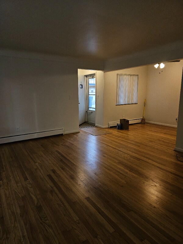 Building Photo - 2525 E Maple Rd