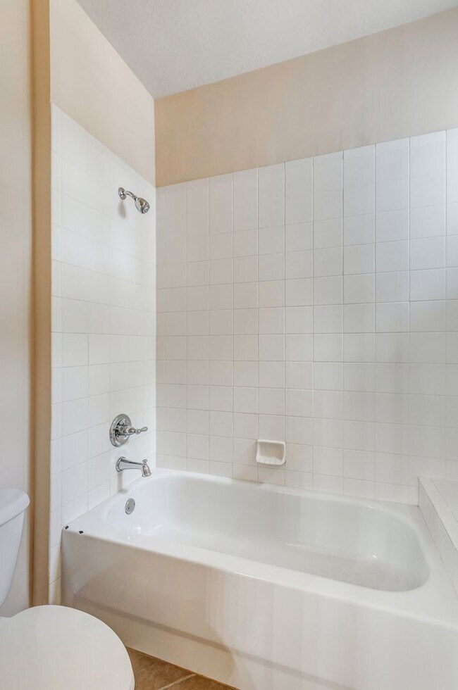 Building Photo - 12866 Carrington Cir