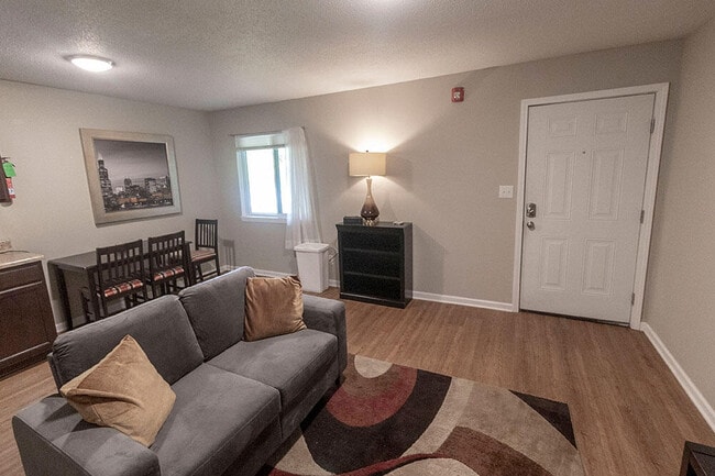 Building Photo - 105 N Garth Ave