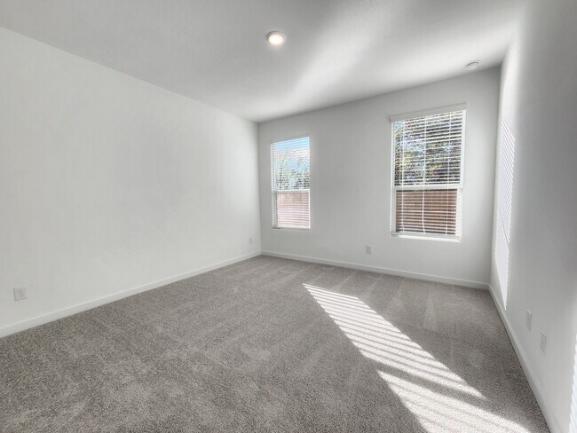 Building Photo - 6814 Welsh Dr