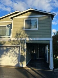 Building Photo - Lovely 3 story home located In Edmonds