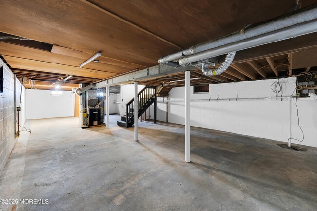 Building Photo - 895 Raleigh Dr