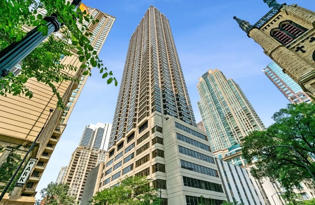 Building Photo - 30 E Huron St